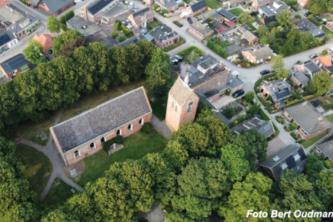 Baflo Laurentiuskerk dronefoto