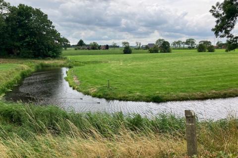 Sauwerd Onstaborg met slotgracht 