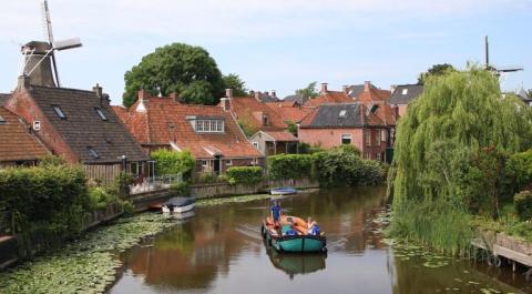 Winsum vanaf het water